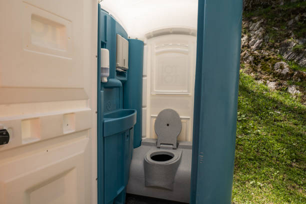 Best Temporary restroom rental  in Waynesburg, OH