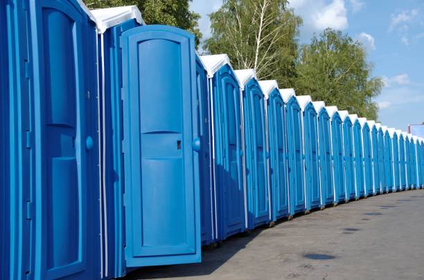 Best Portable toilet rental cost  in Waynesburg, OH